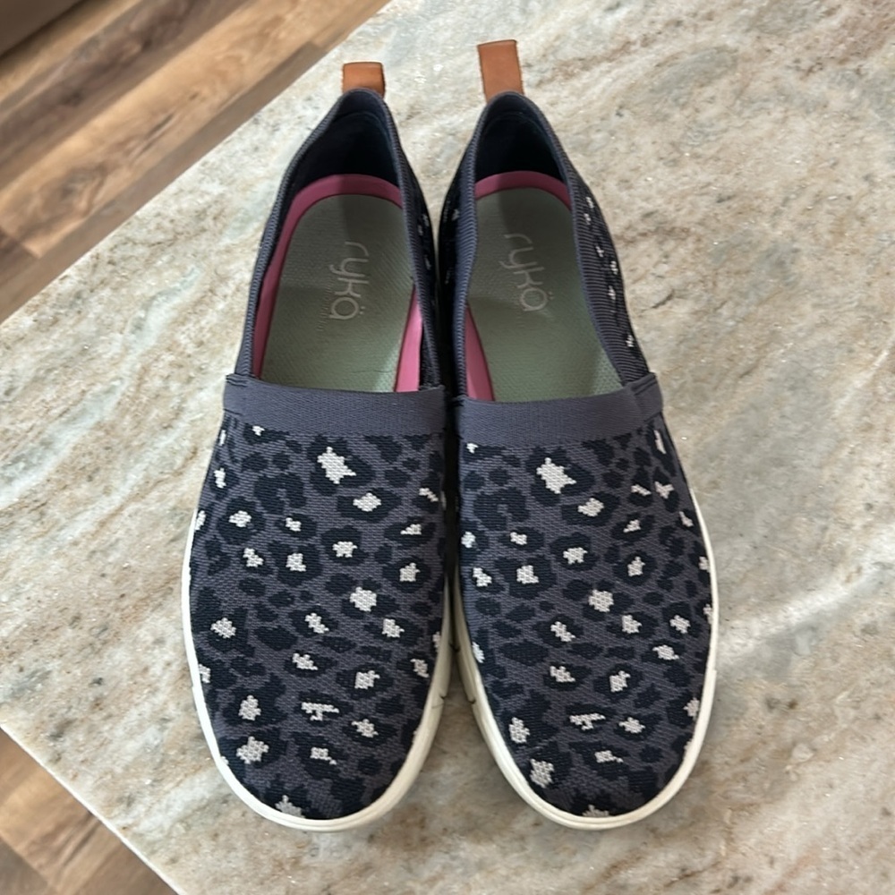 Ryka Hera Slip-On Sneaker leopard print gray,white,black size 9.5M - Picture 8 of 10
